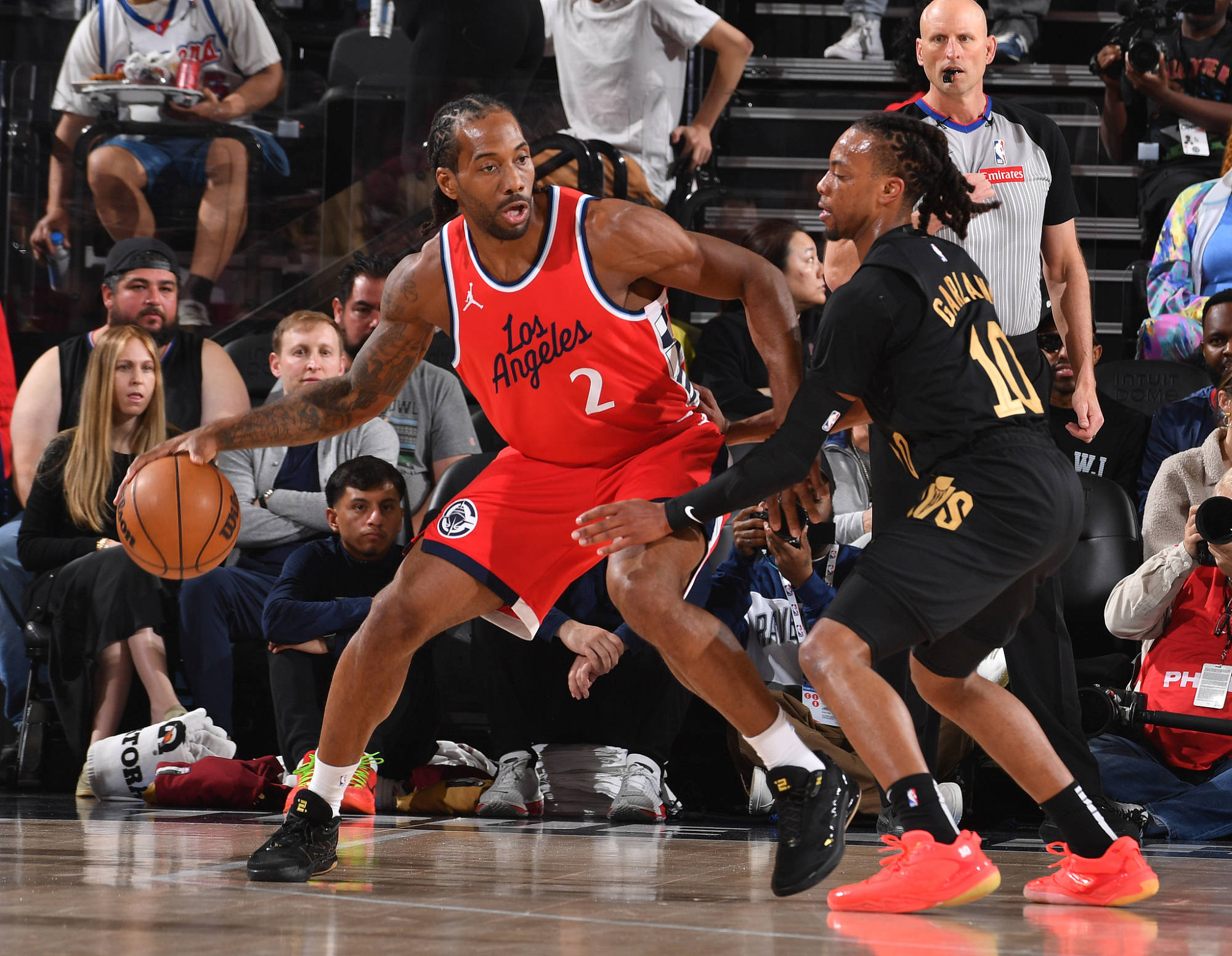 哈登回归赛场，赛事规则更新首场状态亮眼，日本队观众沸腾！